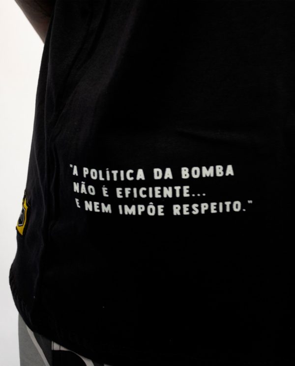 camiseta preta política da bomba batalha da matrix